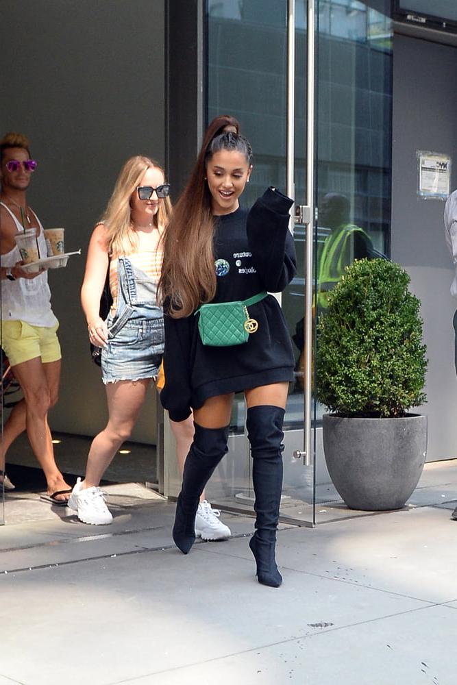 25P Ariana Grande with Boots Vol 05