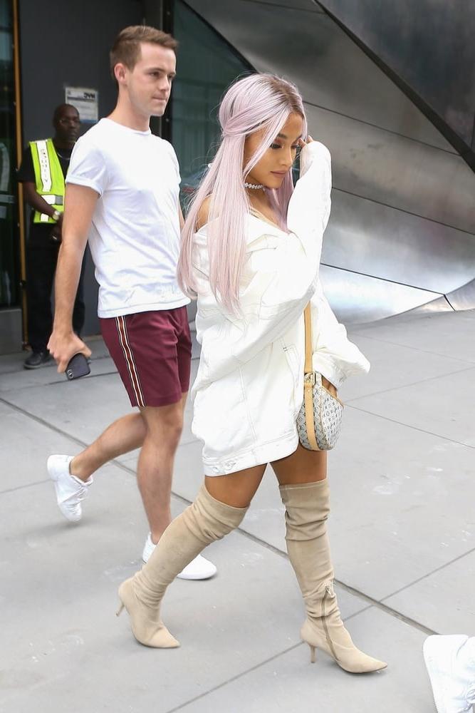 25P Ariana Grande with Boots Vol 05