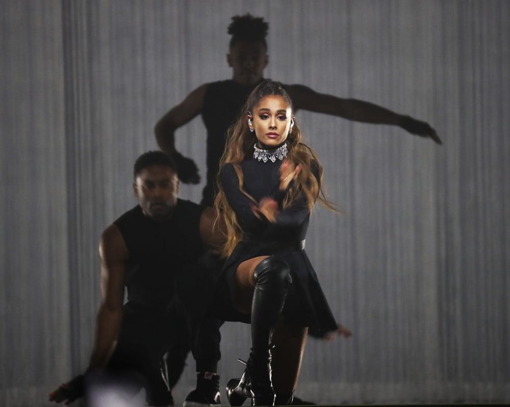 25P Ariana Grande with Boots Vol 01
