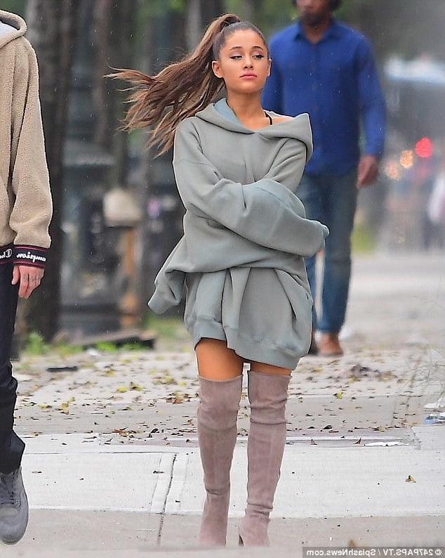25P Ariana Grande with Boots Vol 01