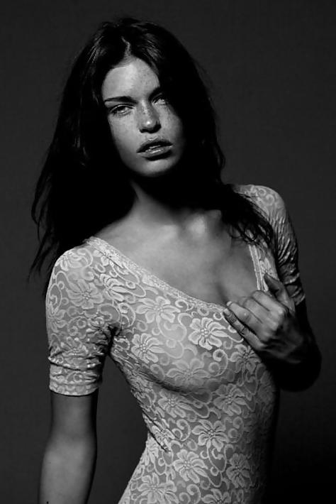 25P Beautiful Pokies Babes By TROC