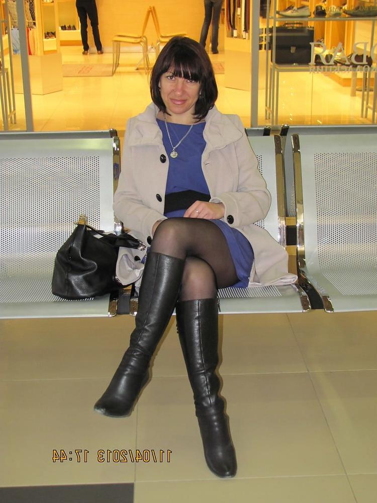 25P Milfs &amp; Gilfs wearing Boots no.1