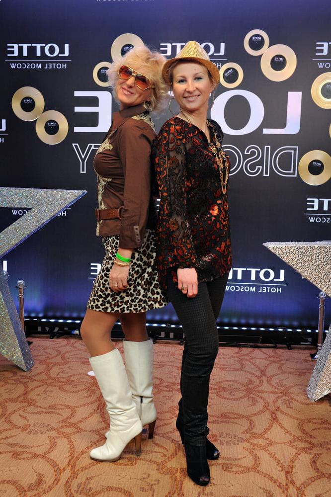 25P Milfs &amp; Gilfs wearing Boots no.1