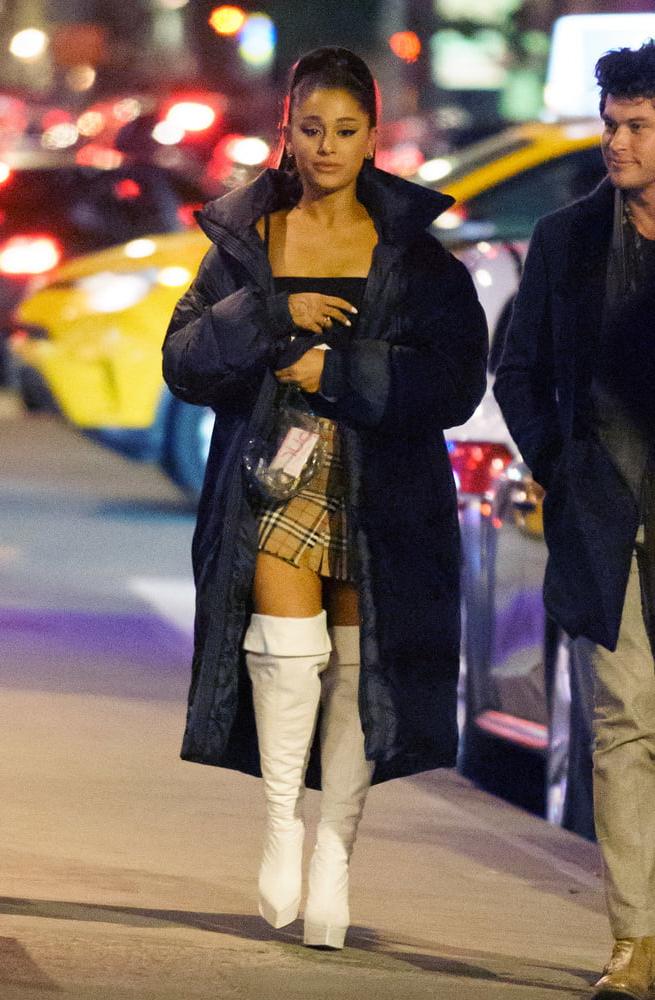 25P Ariana Grande with Boots Vol 04