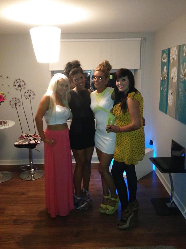 25P Hot babes 35