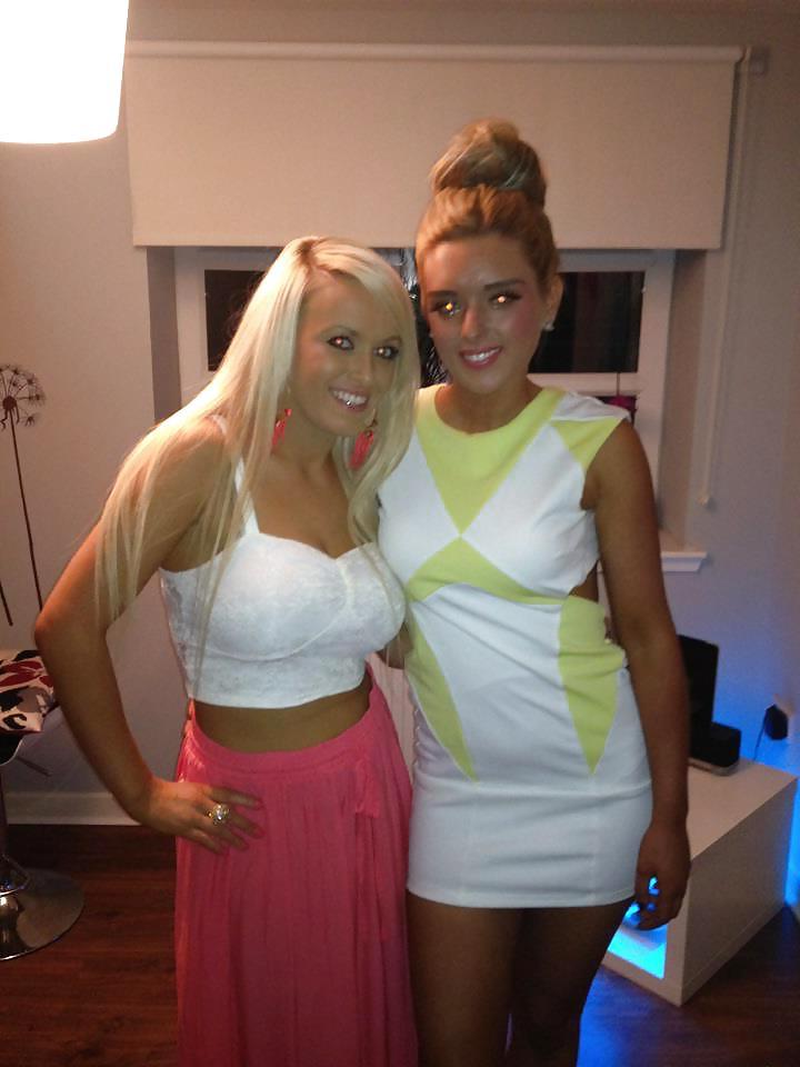 25P Hot babes 35