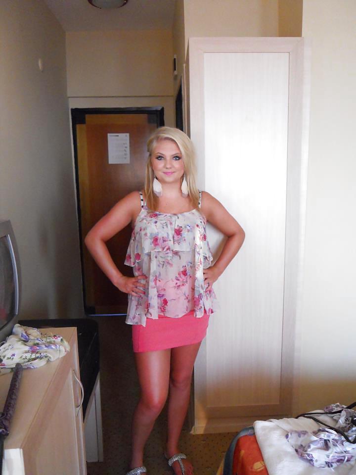 25P Hot babes 35