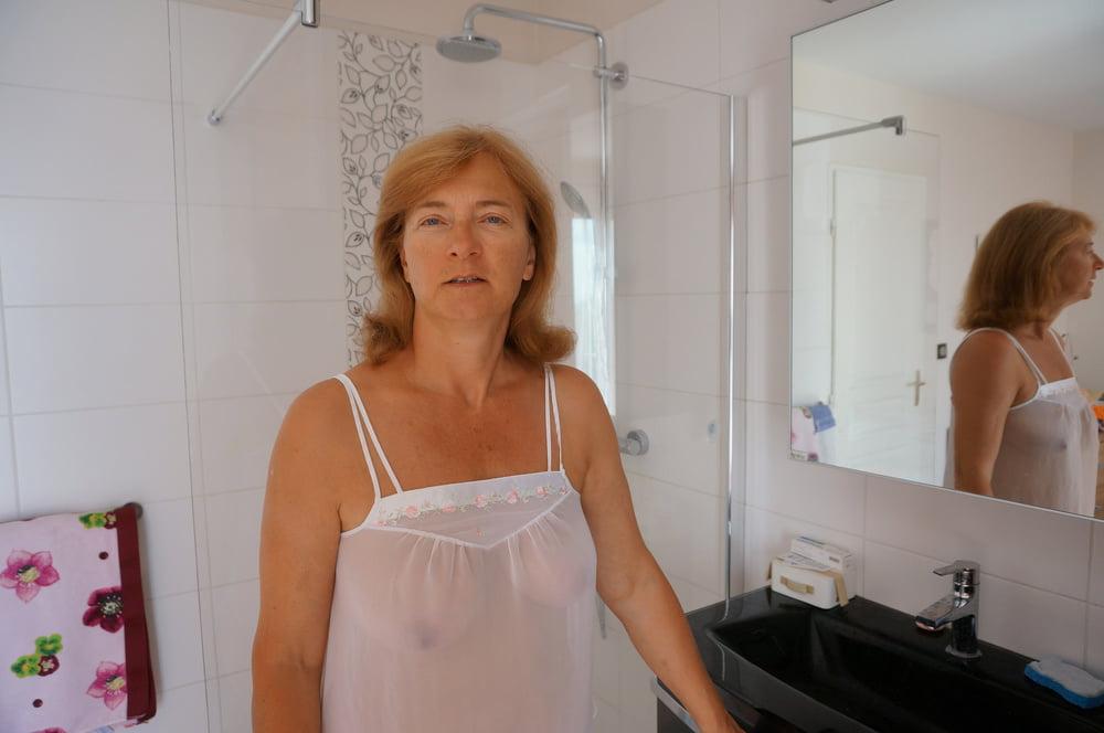 25P 25. French hubby fucks his wife