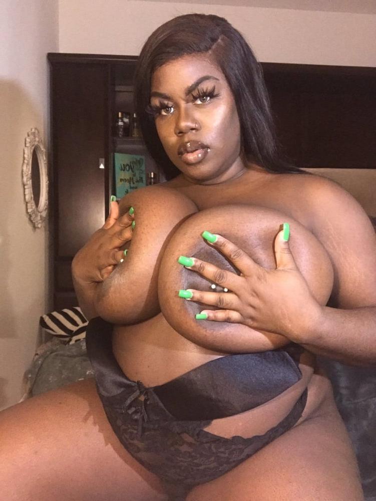 5P Huge Pierced Tits Ebony BBW vol. 3