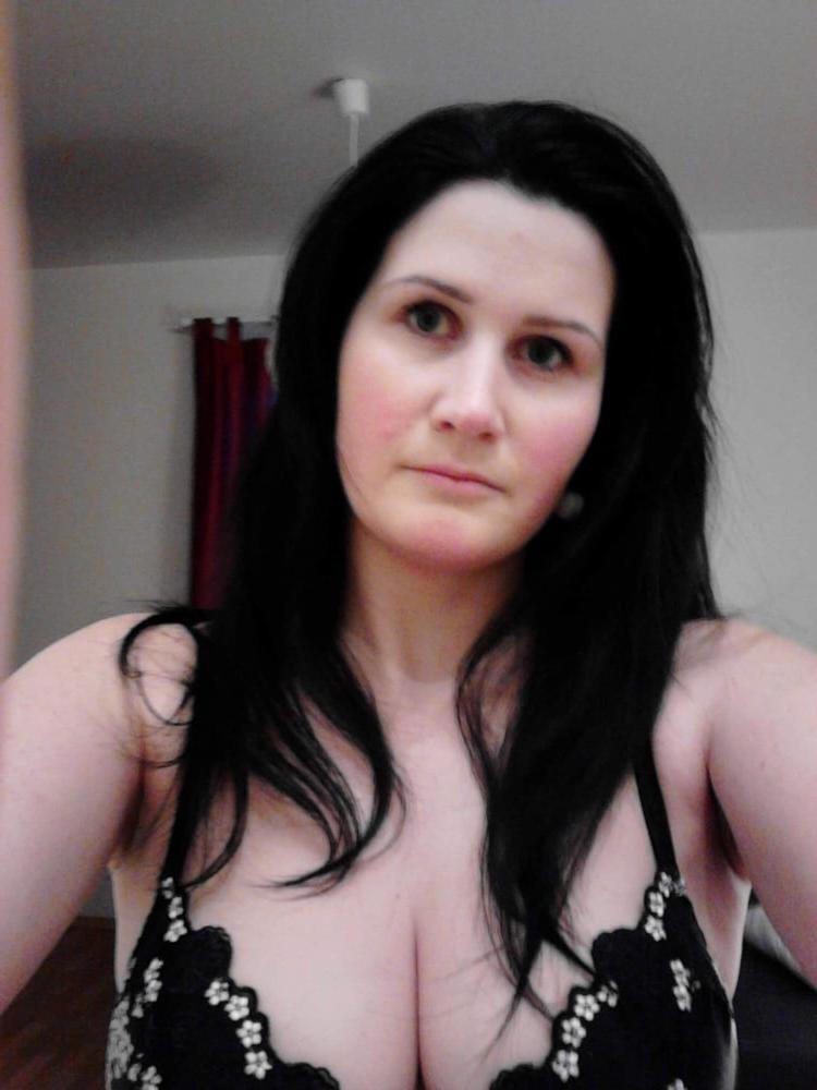 25P 32year old hot wife exposed by her husband