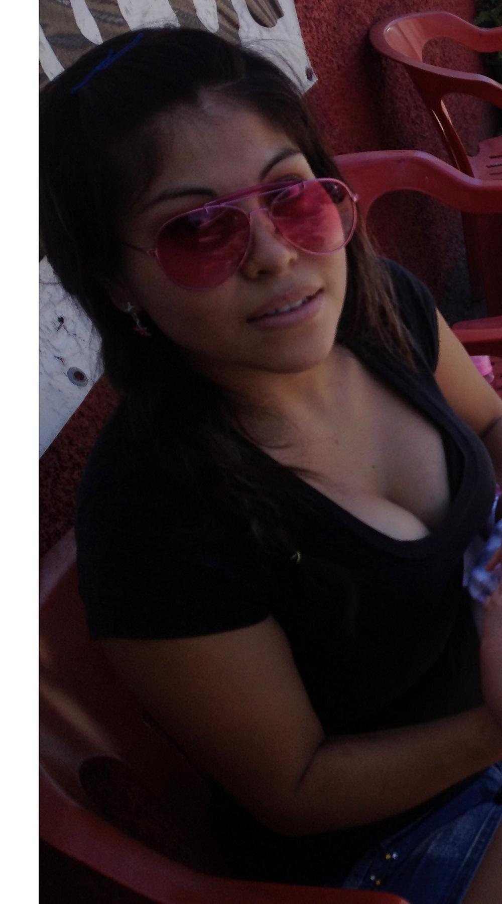 5P Big boobs milf mexican puta ...ricas tetas