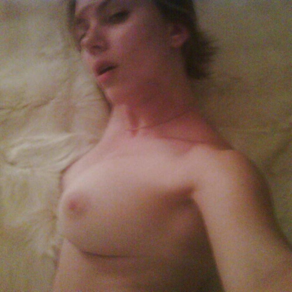 25P Nude celebs phone pics