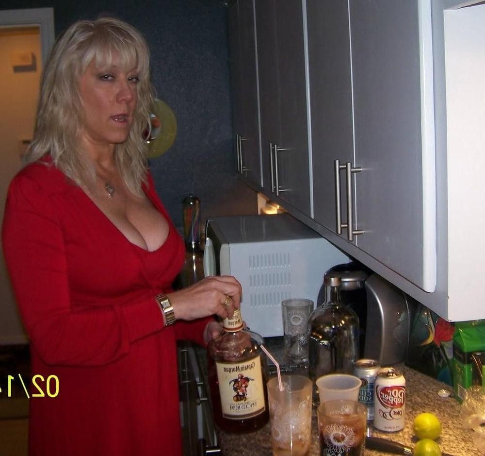 25P Chubby Wife