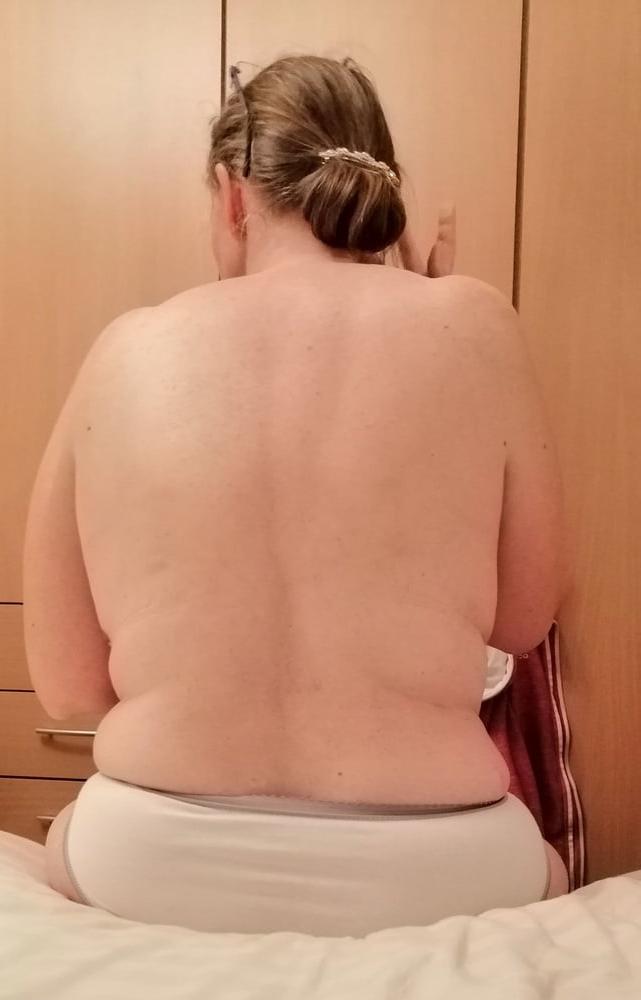 15P Sneek Pics of My Wife Changing