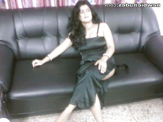 24P Sexy indian teen  leather babe- reshmihott