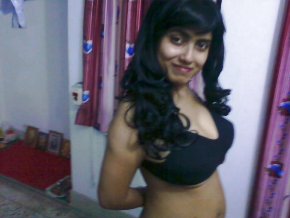 24P Sexy indian teen  leather babe- reshmihott