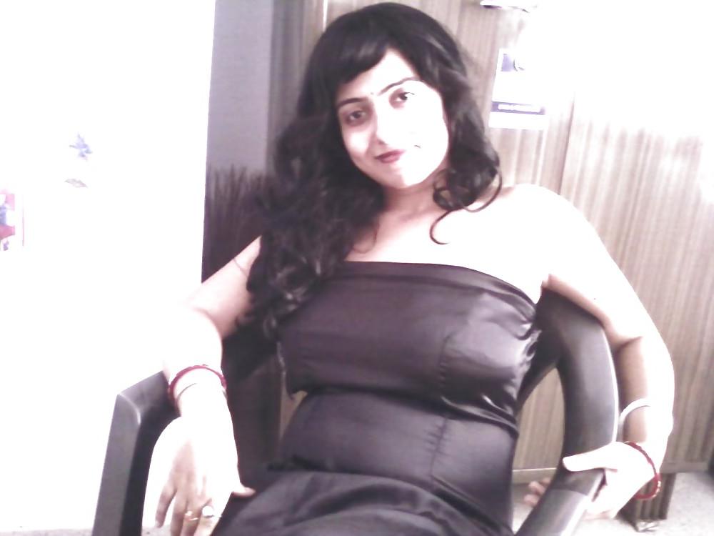 24P Sexy indian teen  leather babe- reshmihott