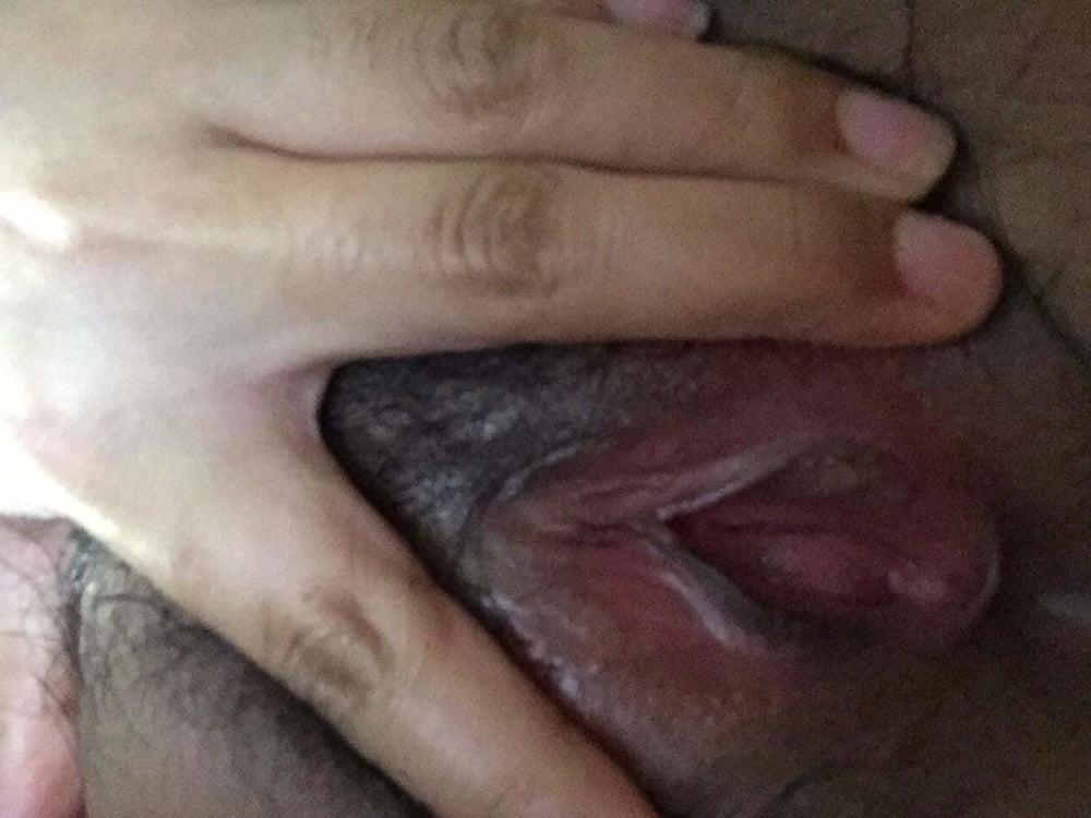 25P Bengali boudi masturbating