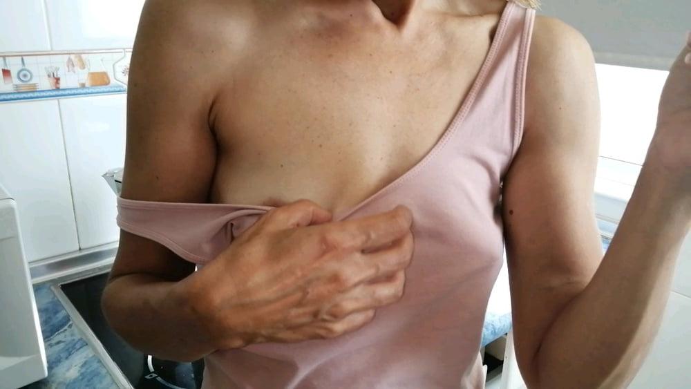 25P Naughty wife cheers up and shows everything