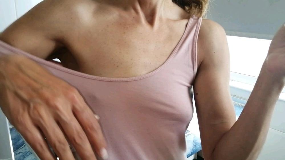 25P Naughty wife cheers up and shows everything