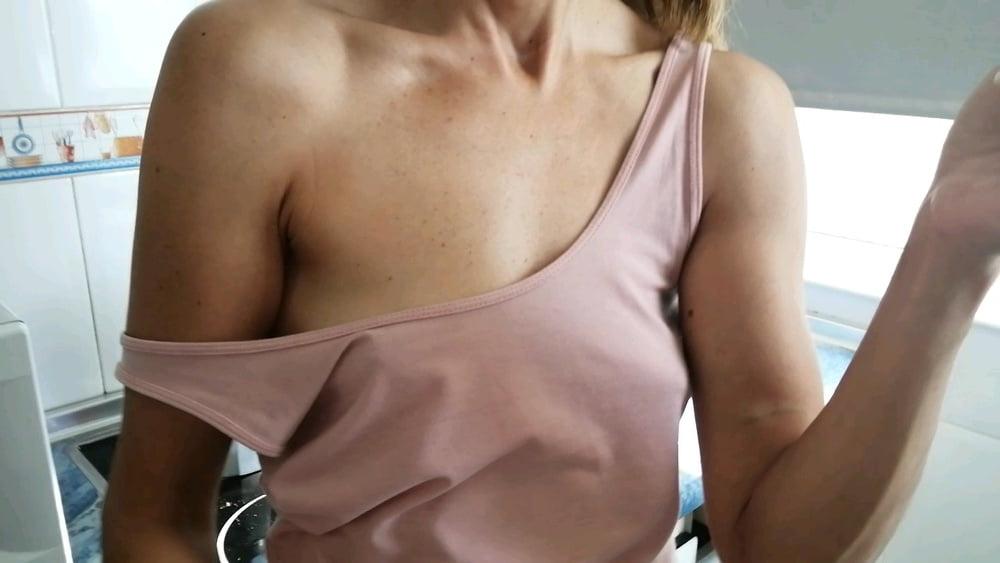 25P Naughty wife cheers up and shows everything