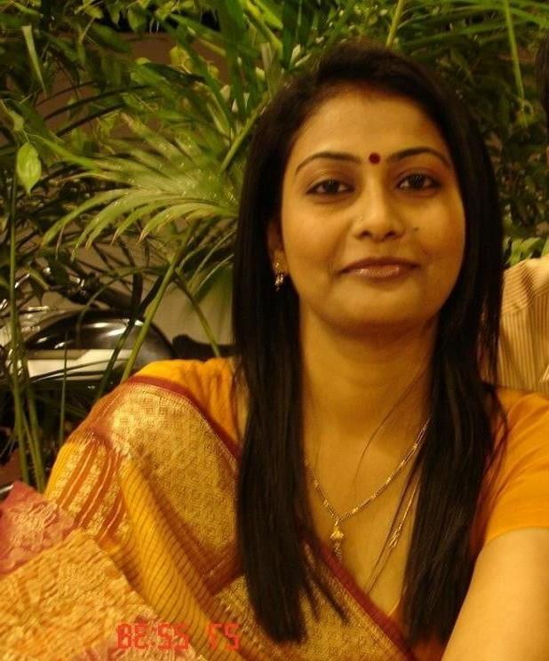 15P Indian aunty