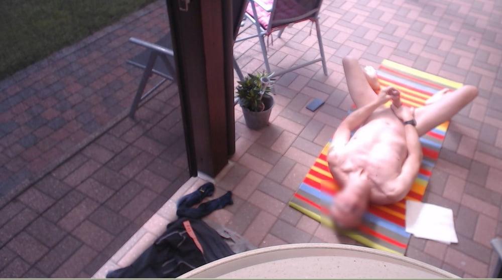 25P public outdoor bondage exhitionist jerking in the sun