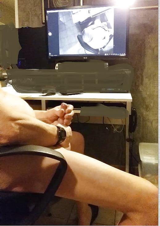 25P exhibitionist bondage cumshot on 3 cams bis