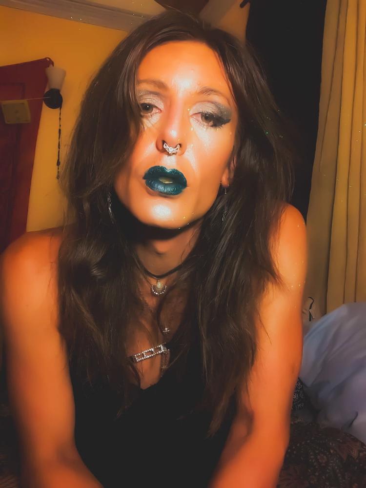5P Sexy TS smoking fetish. Femme VS120 menthols