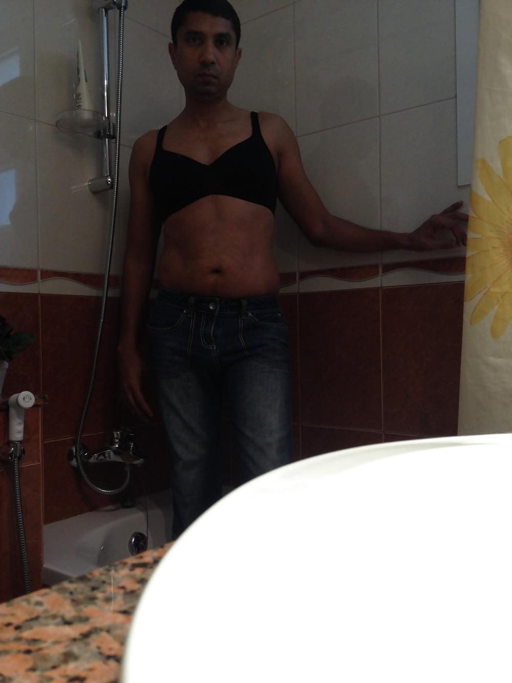18P Indian Gay Exposed