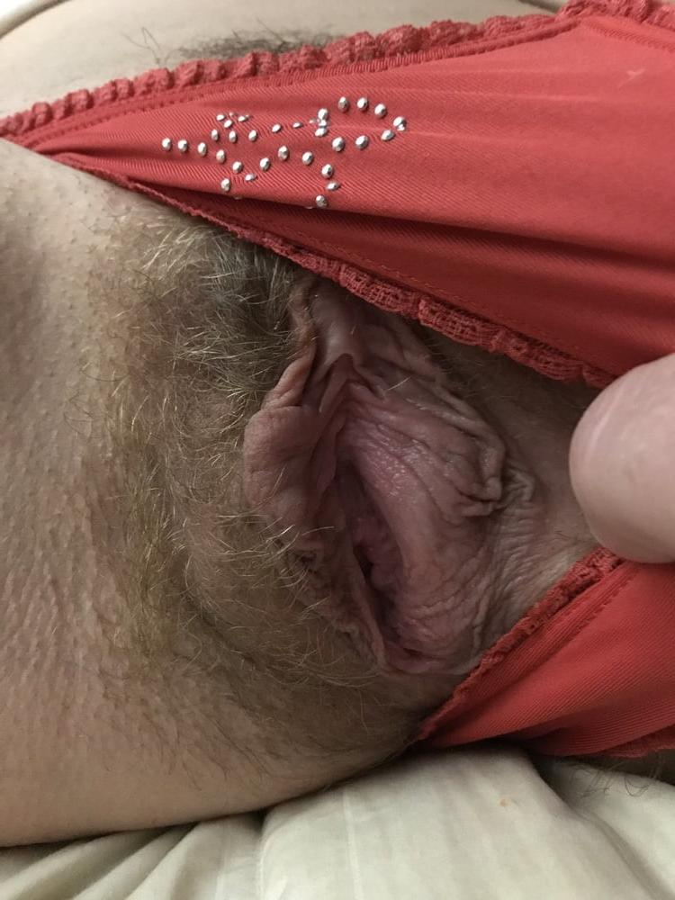 6P Red Hot Panties Hairy Pussy American Milf 03