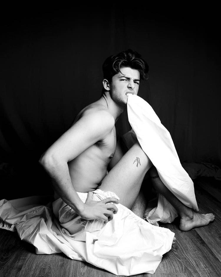 20P Openly Gay Actor Dancer Sam Salter Shirtless &amp; Naked Pics