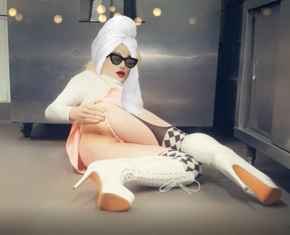 23P White boots Crossdresser cucumber dildo