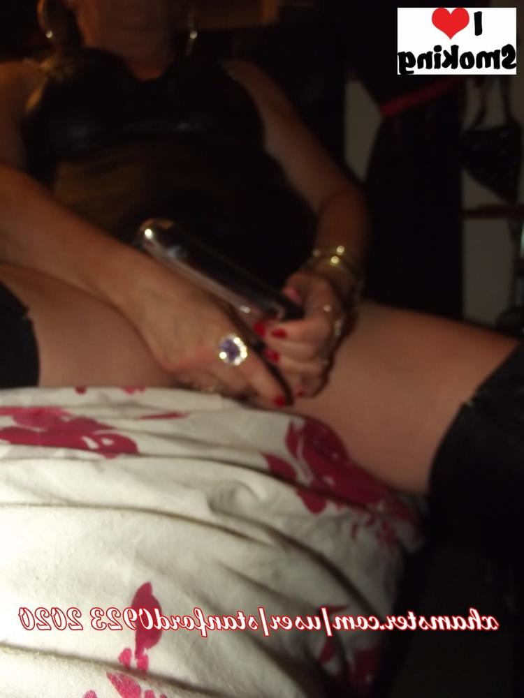 25P SMOKING WHORE 20