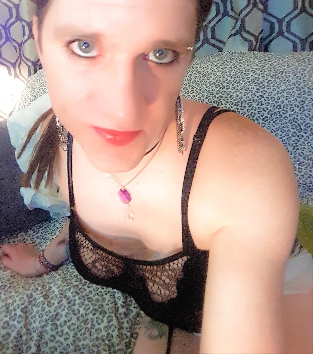8P Maid For Hire