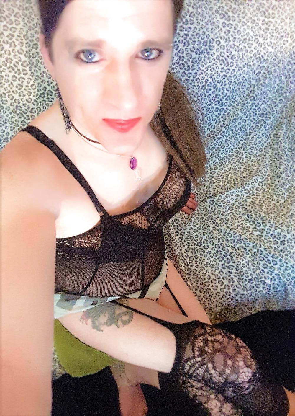 8P Maid For Hire