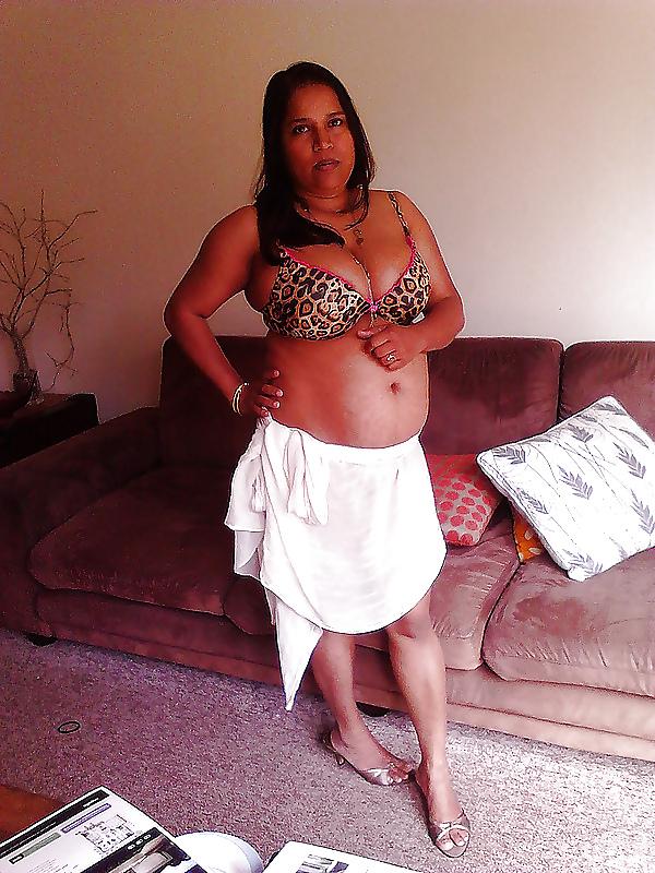 25P Indian Big Boobs Milf