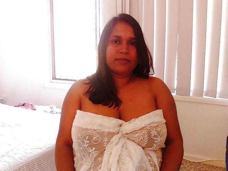 25P Indian Big Boobs Milf