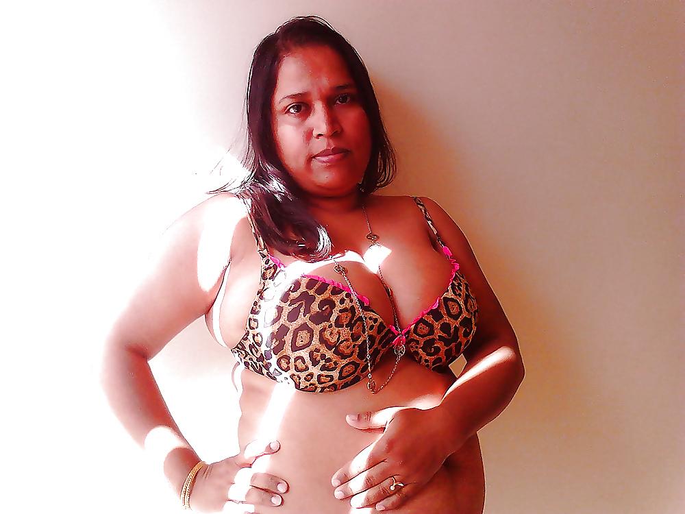 25P Indian Big Boobs Milf