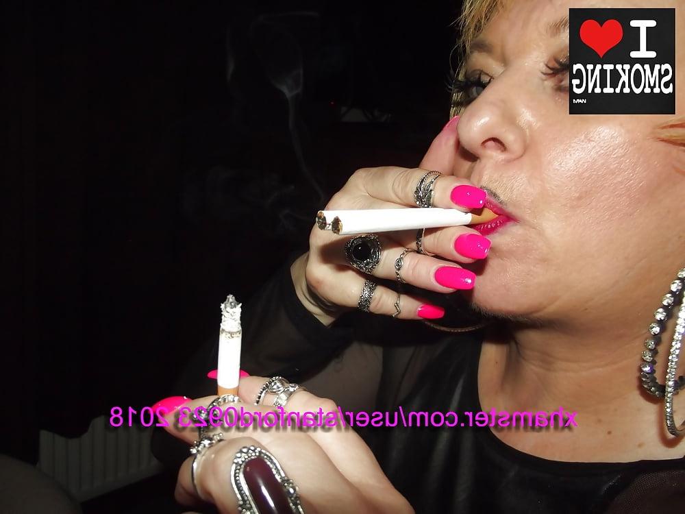 25P SMOKING SLUT HAMSTER 2018