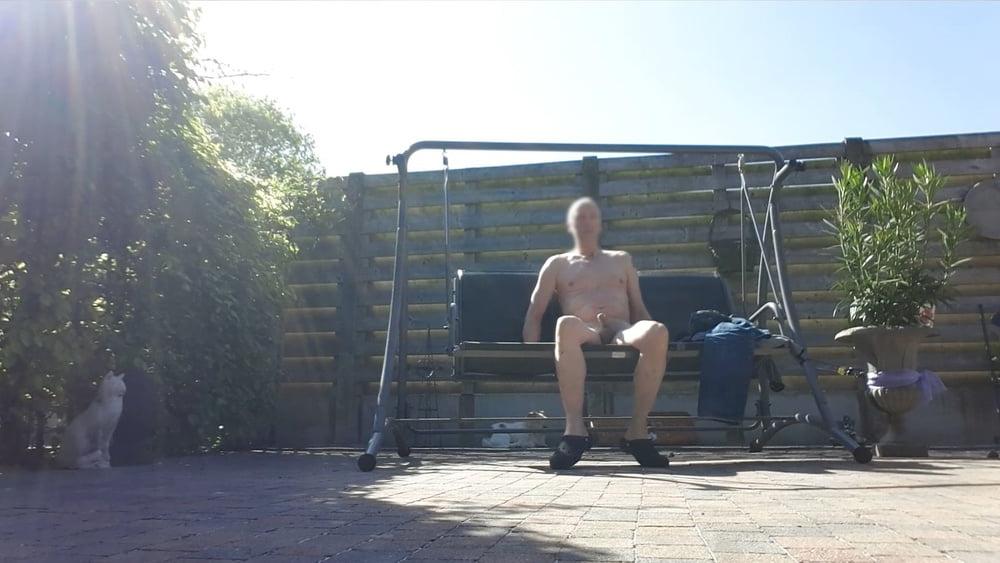 25P outdoor public jerking hunk bondage 1