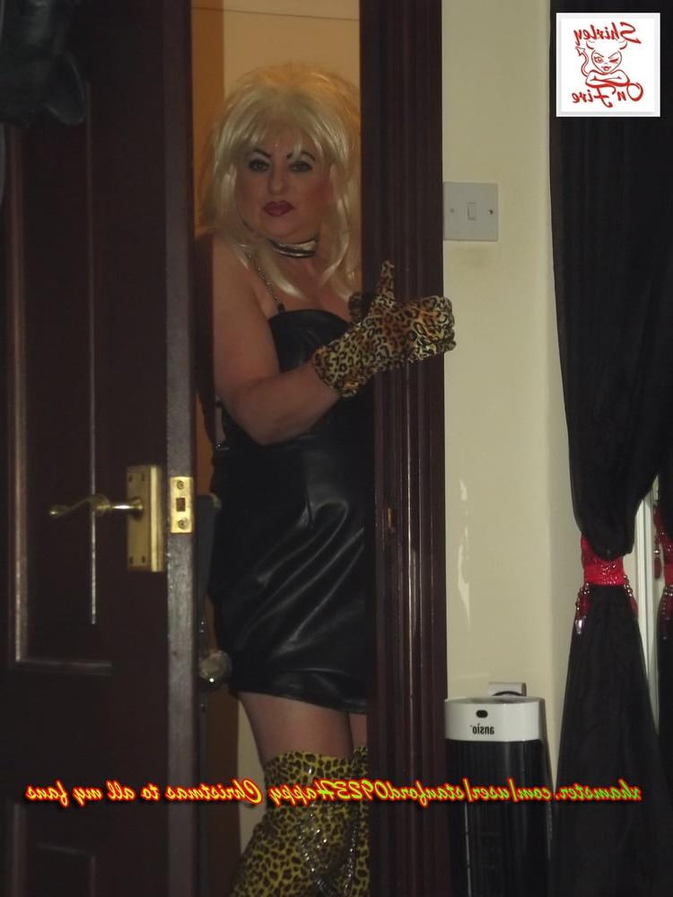 25P SMOKING WHORE XMAS 2020