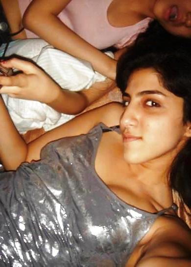 25P SEXY DESI INDIAN PAKI BABES 2
