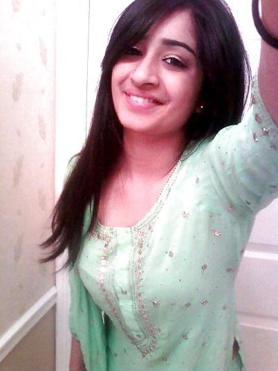 25P SEXY DESI INDIAN PAKI BABES 2