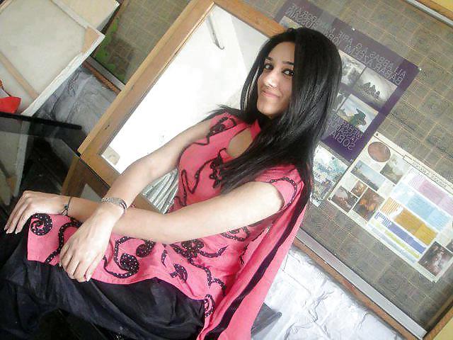 25P SEXY DESI INDIAN PAKI BABES 2