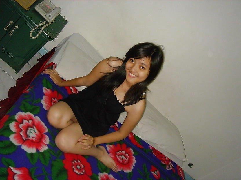 25P LITTLE INDONESIAN GIRL