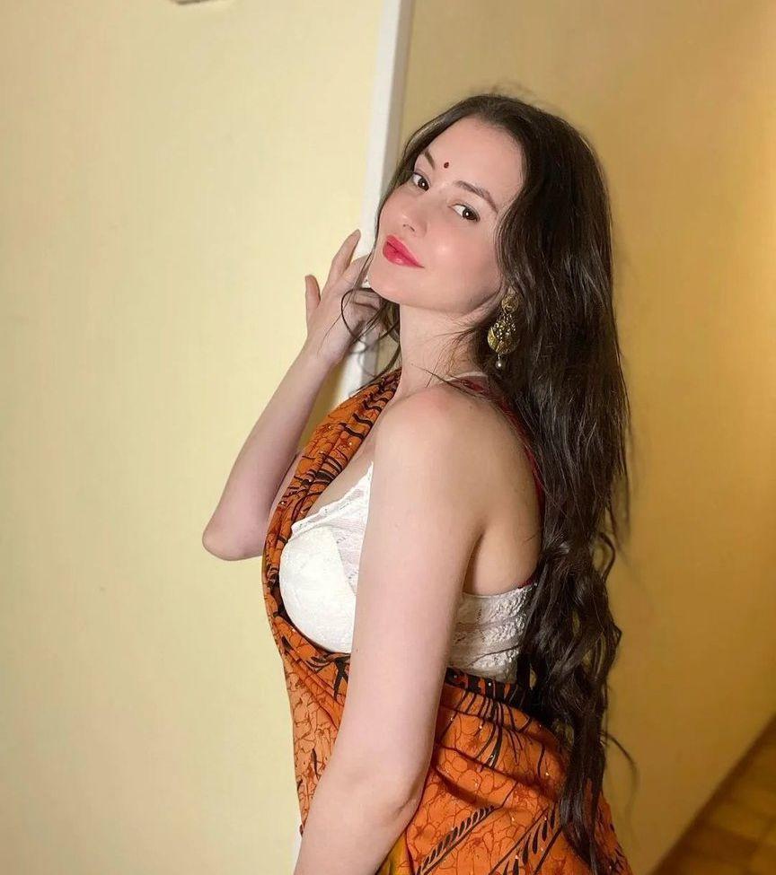 25P Fiona Allison nude