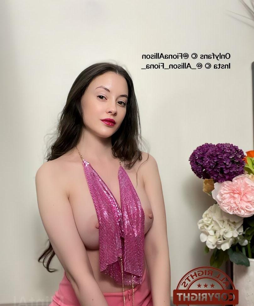 25P Fiona Allison nude