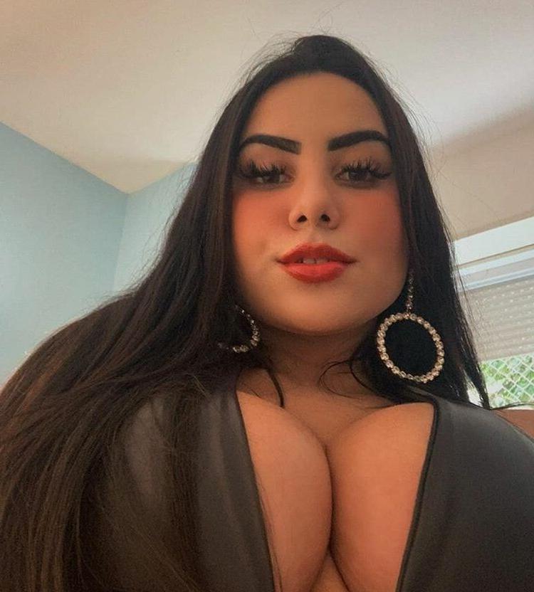 25P Victoria Matosa nude