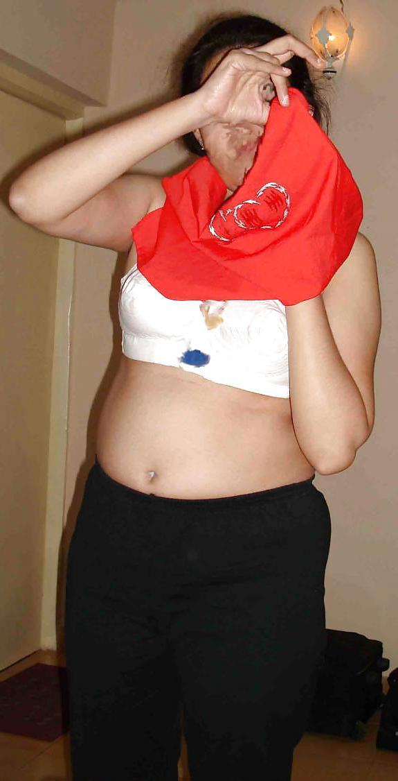 25P Sexy indian lady